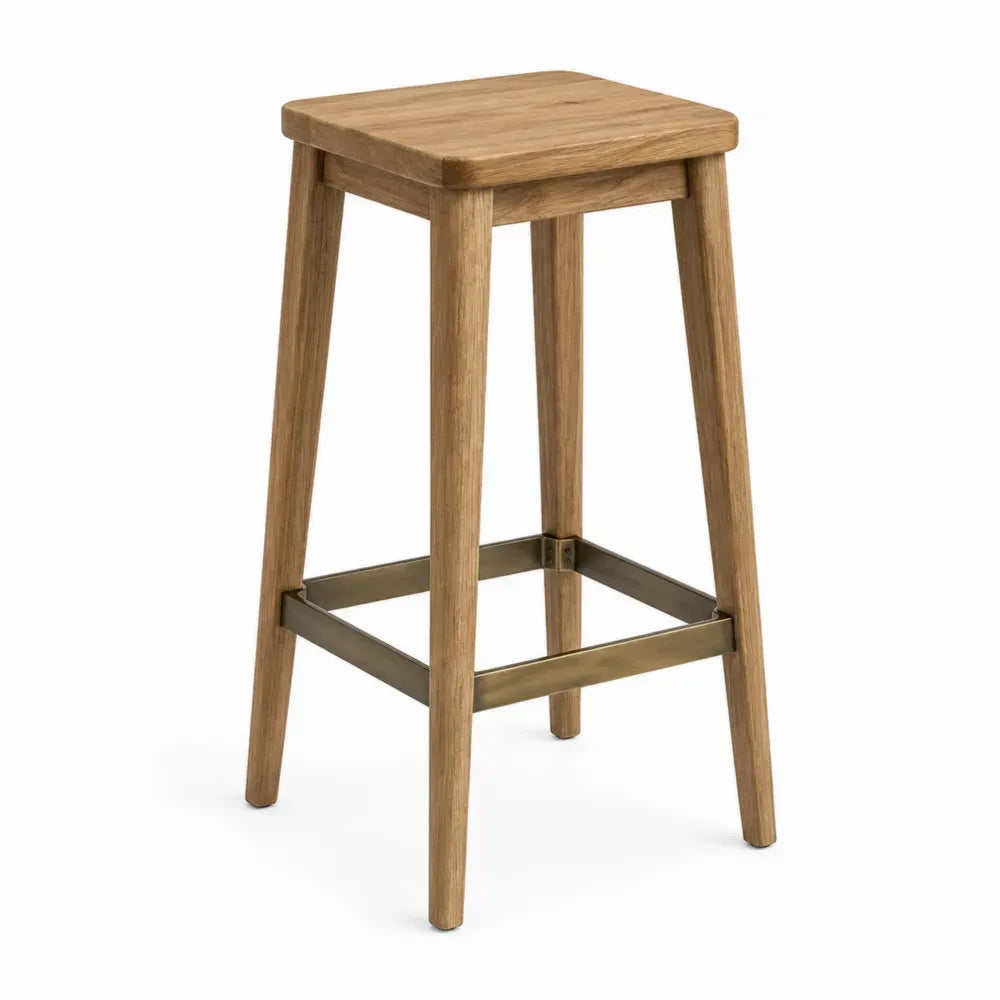taburete de bar madera maciza asiento cuadrado estructura madera natural reposapiés metálico dorado altura 65 cm