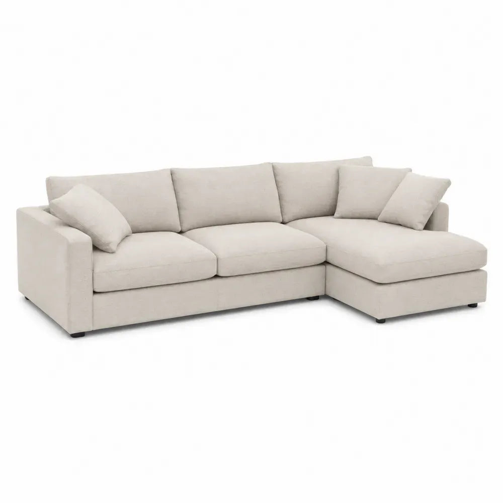 Sofá esquinero de 4 plazas con chaise longue derecha tapizado en tela de poliéster beige con cojines y reposabrazos cuadrados 260 x 170 x 85 cm
