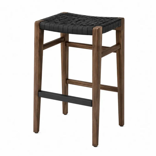 Taburete de bar sin respaldo de madera maciza con asiento cuadrado tejido negro y reposapiés metálico 65 cm